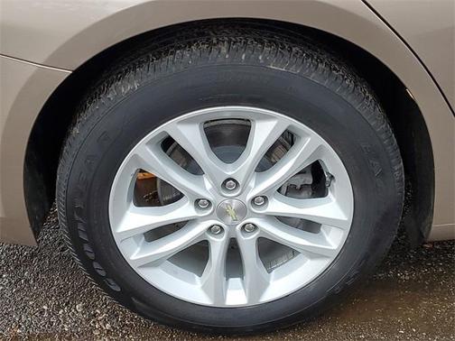 2018 Chevrolet Malibu Hybrid Base