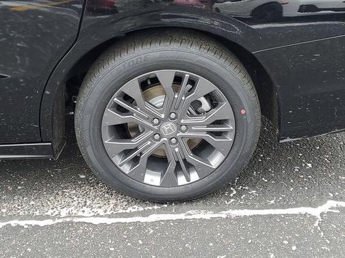 Crystal Black Pearl 2026 Honda Odyssey Touring