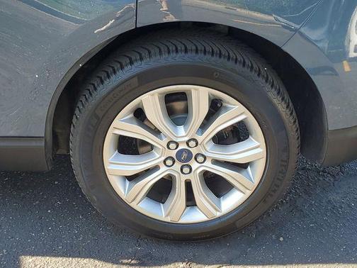 Blue 2019 Ford Edge Titanium
