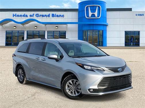 2025 Toyota Sienna XLE