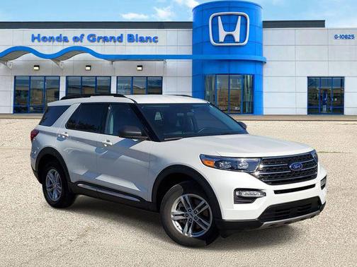 White Metallic 2023 Ford Explorer XLT