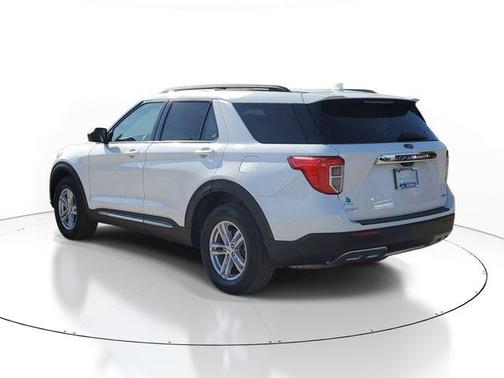 White Metallic 2023 Ford Explorer XLT