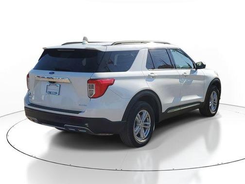 White Metallic 2023 Ford Explorer XLT
