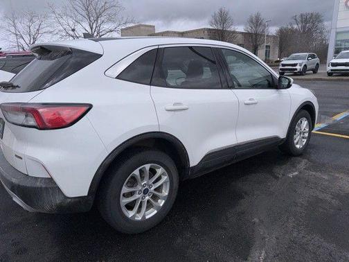 Oxford White 2021 Ford Escape SE