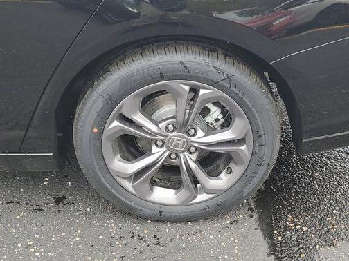 Crystal Black Pearl 2026 Honda Accord Hybrid EX-L