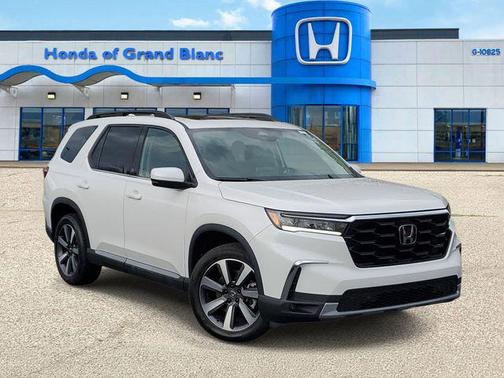 Platinum White Pearl 2024 Honda Pilot Touring 8-Passenger