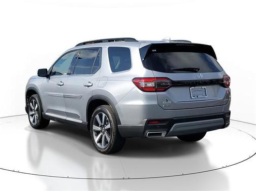 2023 Honda Pilot Touring 8-Passenger