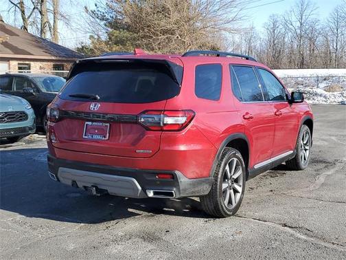 2025 Honda Pilot Touring 8-Passenger