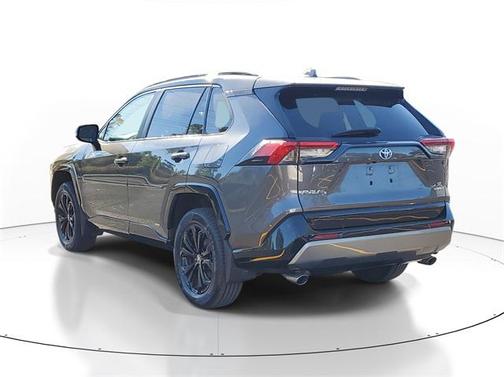 2022 Toyota RAV4 Hybrid SE