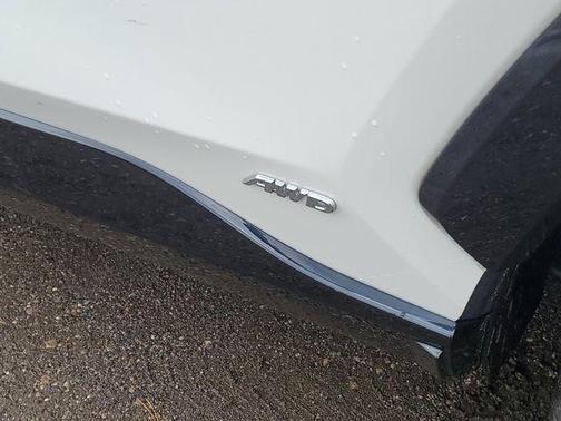 2020 Toyota RAV4 Hybrid SE