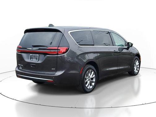 Granite Crystal Metallic Clearcoat 2023 Chrysler Pacifica Touring L