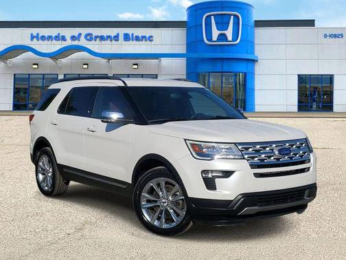 White Platinum Clearcoat Metallic 2019 Ford Explorer XLT