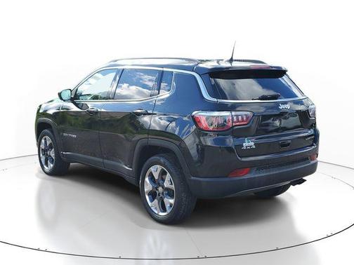 Diamond Black Crystal Pearlcoat 2019 Jeep Compass Limited