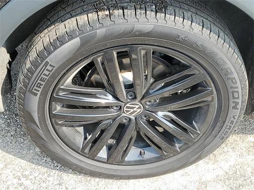 2022 Volkswagen Tiguan 2.0T SE R-Line Black 4MOTION