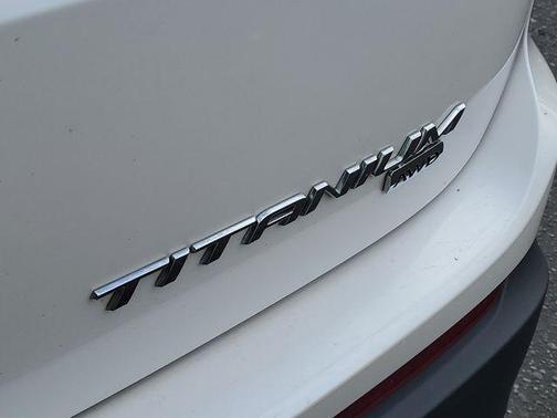 White Platinum Clearcoat Metallic 2016 Ford Edge Titanium