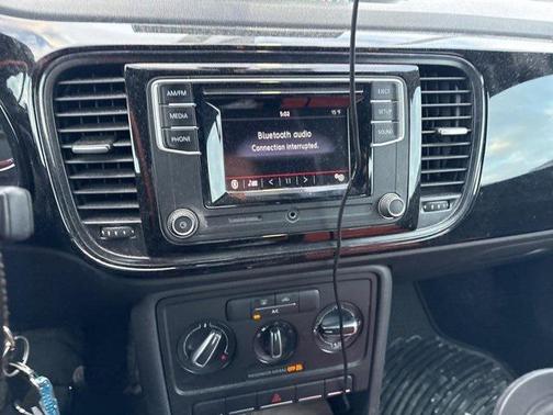 2016 Volkswagen Beetle 1.8T S