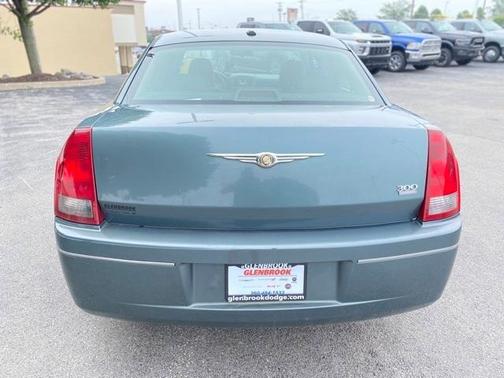 Photo 4 of 11 of 2006 Chrysler 300 Touring