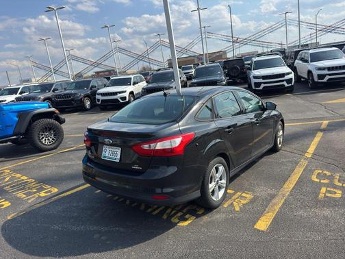 TUXEDO BLACK METALLIC 2014 Ford Focus SE