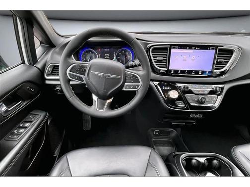 2025 Chrysler Pacifica L