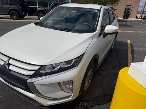 Diamond White Pearl 2018 Mitsubishi Eclipse Cross ES