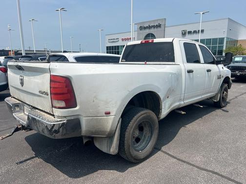 Bright White Clearcoat 2018 RAM 3500 Tradesman Crew Cab 4x4 8' Box