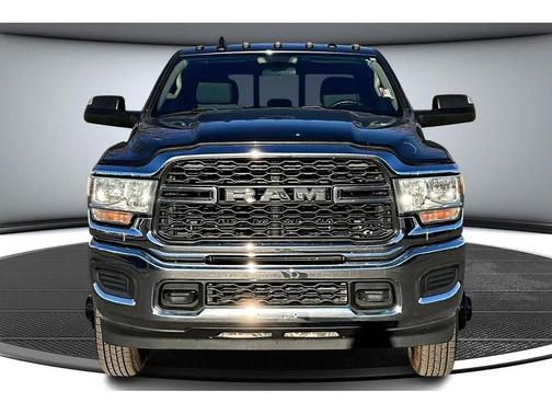 2019 RAM 3500 Tradesman Crew Cab 4x4 8' Box