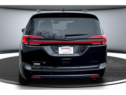 Diamond Black Crystal Pearlcoat 2025 Chrysler Pacifica Limited