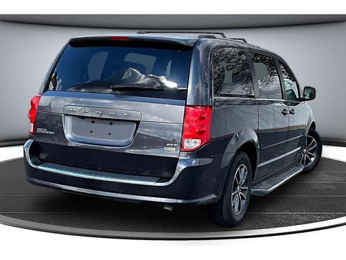 Granite Pearlcoat 2017 Dodge Grand Caravan SXT