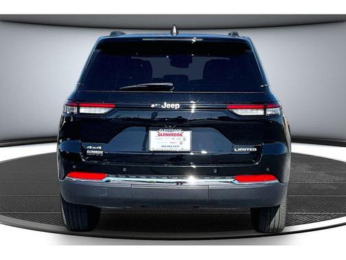 Diamond Black Crystal Pearlcoat 2024 Jeep Grand Cherokee Limited