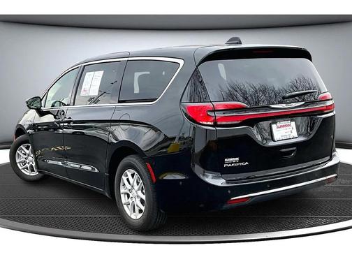2025 Chrysler Pacifica L