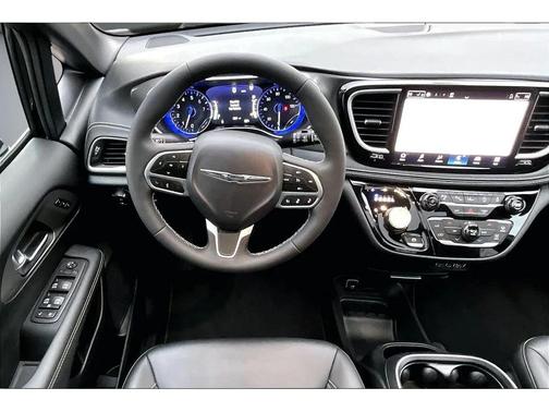 2025 Chrysler Pacifica L