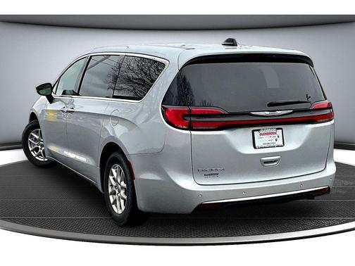 Silver Mist Clearcoat 2024 Chrysler Pacifica Touring L