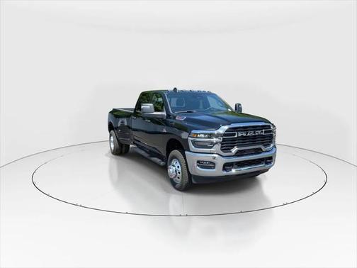 2025 RAM 3500 Tradesman Crew Cab 4x4 8' Box