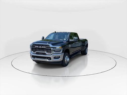 2025 RAM 3500 Tradesman Crew Cab 4x4 8' Box
