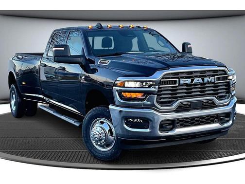 2026 RAM 3500 Tradesman Crew Cab 4x4 8' Box