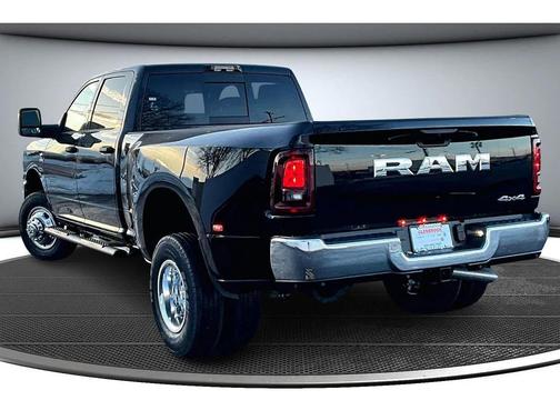 2026 RAM 3500 Tradesman Crew Cab 4x4 8' Box