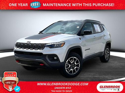 Silver Zynith Metallic Clearcoat 2025 Jeep Compass Trailhawk