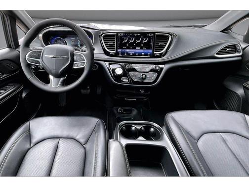Diamond Black Crystal Pearlcoat 2026 Chrysler Pacifica L