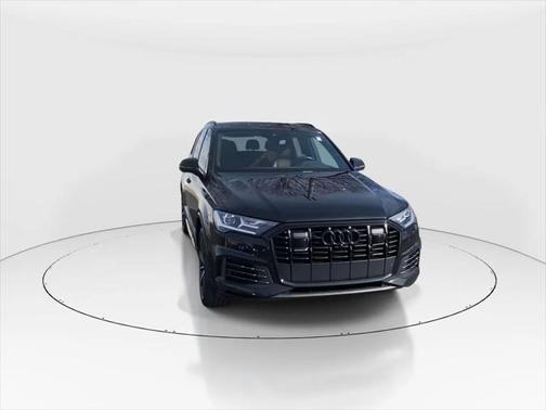 2022 Audi Q7 55 Premium Plus