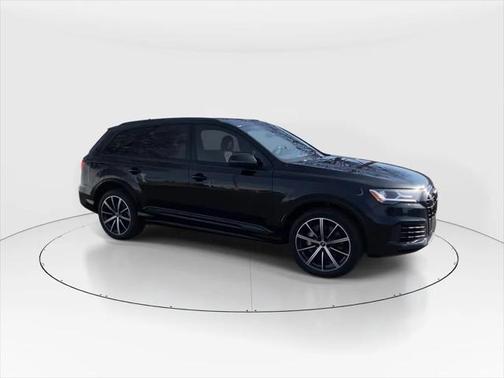 2022 Audi Q7 55 Premium Plus