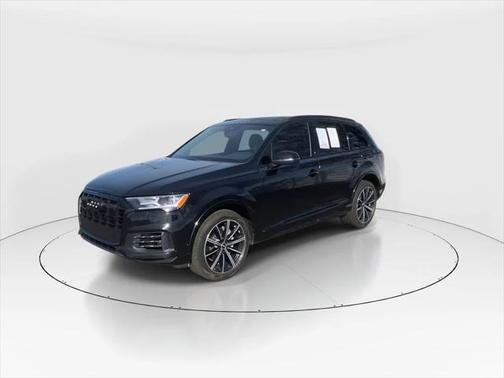 2022 Audi Q7 55 Premium Plus