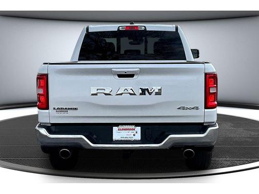 Ivory White Tri-Coat Pearlcoat 2026 RAM 1500 Laramie