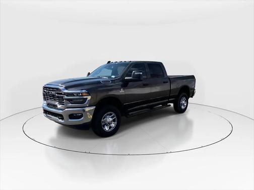 2025 RAM 2500 Tradesman Crew Cab 4x4 6'4' Box