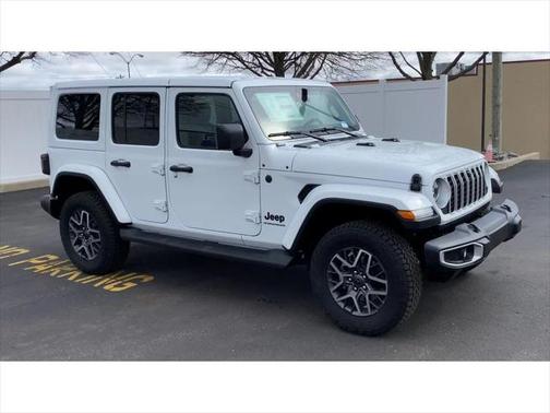 2025 Jeep Wrangler 4-Door Sahara 4x4