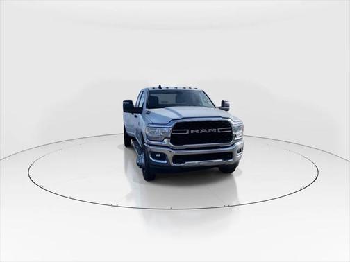 2024 RAM 3500 Big Horn Crew Cab 4x4 8' Box