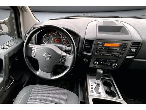 2010 Nissan Titan SE