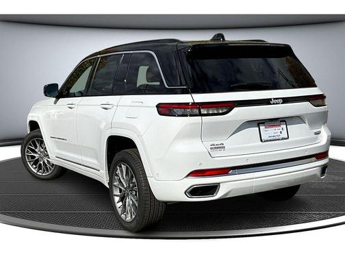 2025 Jeep Grand Cherokee Summit