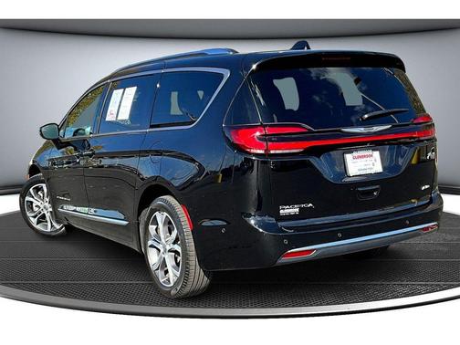 2024 Chrysler Pacifica L