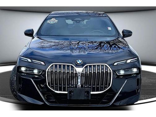 2025 BMW 740 xDrive