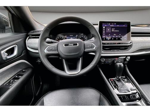 Bright White Clearcoat 2024 Jeep Compass Latitude